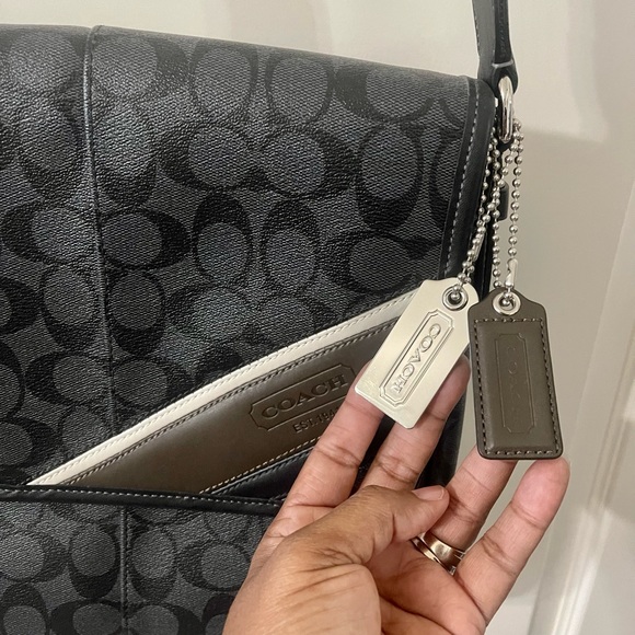 Brand New!!  Coach Messenger/Crossbody Bag - Picture 2 of 8